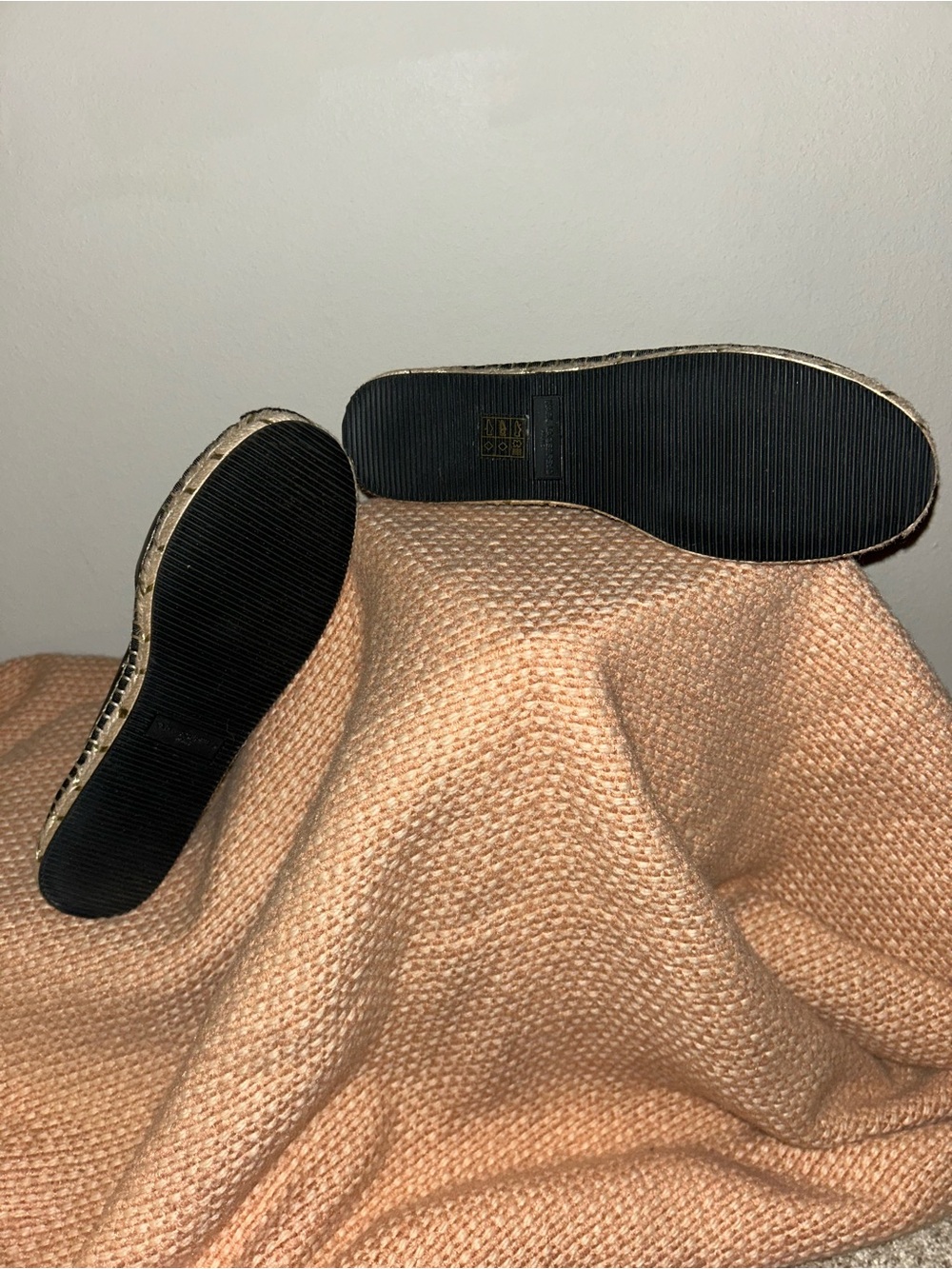 NEW Karl Lagerfeld Paris Manika Heart Appliqué Espadrille Sz 8.5 - Picture 10 of 12